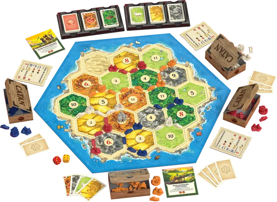 Plateau de Catan installé avec les cartes Ressource, les dés et les pièces des joueurs