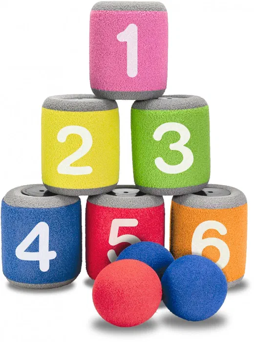 Chamboule-tout en mousse de Tactic : boîtes numérotées en pyramide et balles souples